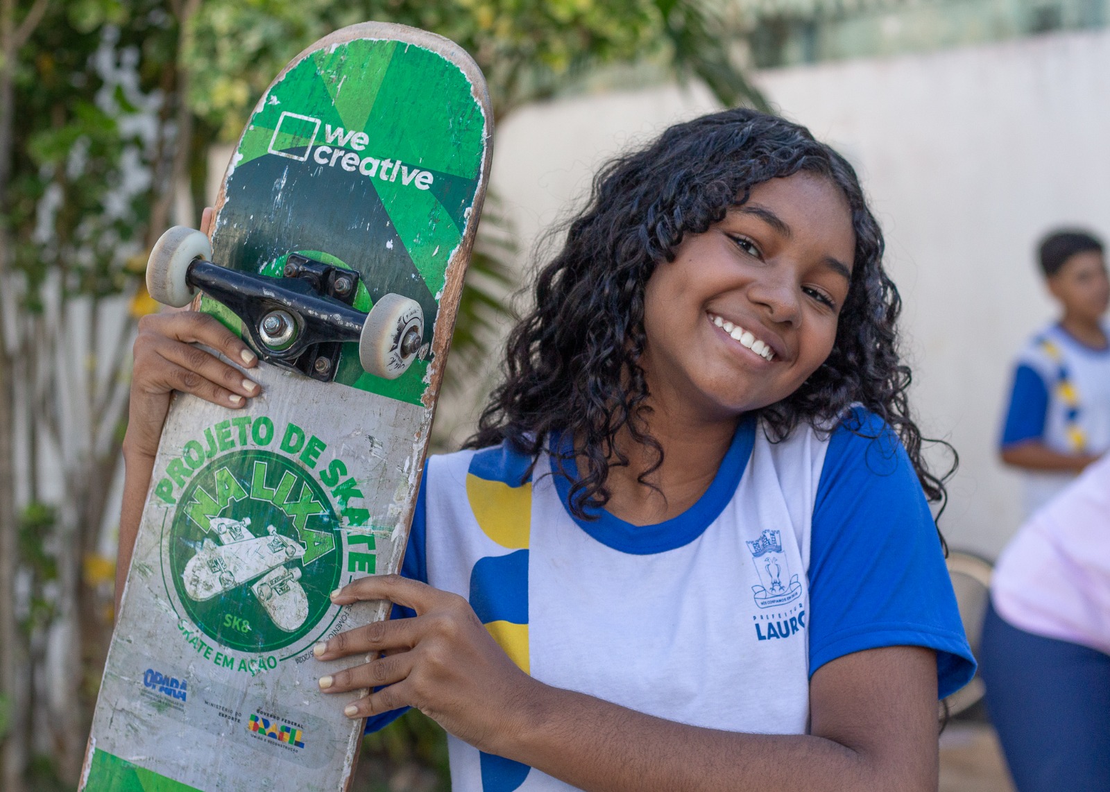 Escola municipal de Lauro de Freitas recebe aula de skate e amplia práticas esportivas entre estudantes
