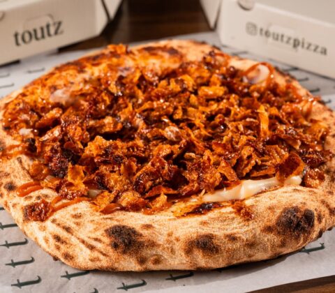 Imagem do post Toutz Pizza e Falka Confeitaria anunciam collab especial para o Dia da Pizza