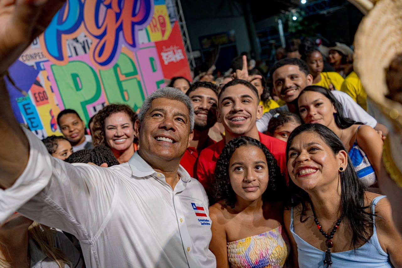 Jerônimo destaca papel da educação e diz que escola é caminho para transformar vidas