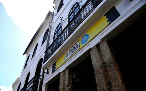 Imagem do post FGM 40+ Fundação Gregório de Mattos promove desfile literário inédito e reabre Casa do Benin durante a Flipelô 2026