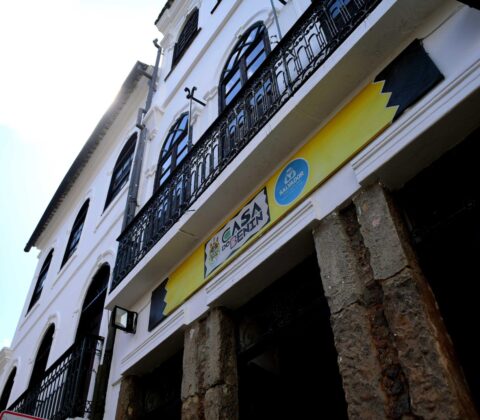 Imagem do post FGM 40+ Fundação Gregório de Mattos promove desfile literário inédito e reabre Casa do Benin durante a Flipelô 2026