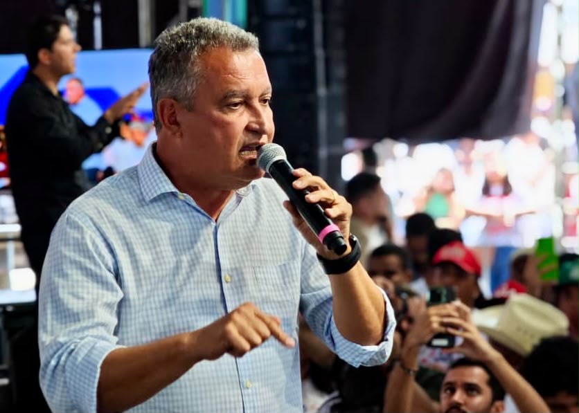 Rui Costa relembra tragédia das chuvas na Bahia e critica Bolsonaro em evento do PGP