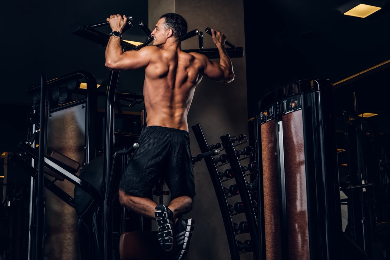 Combinar treino de força com exercícios aeróbicos não atrapalha o ganho de massa muscular, explica especialista