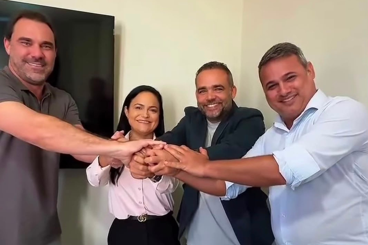 Débora Regis declara apoio à pré-candidatura de Rosalvo à Alba
