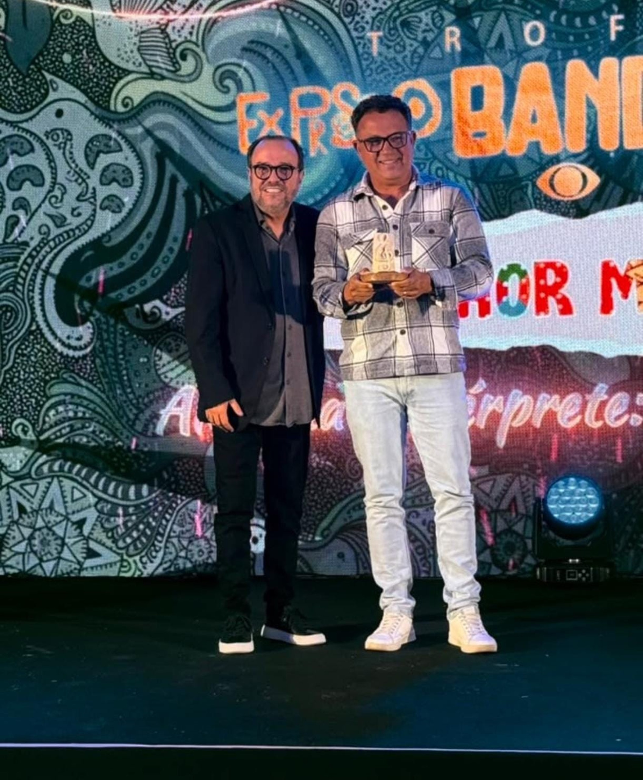 Flor Serena conquista o Prêmio Expresso Band Forró 2026 com a canção “Alcalino”
