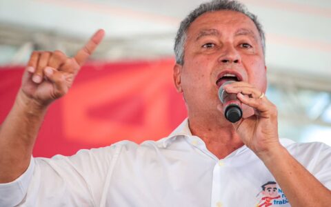 Imagem do post Rui acusa ACM Neto de esconder apoio a Bolsonaro e critica oposição na Bahia