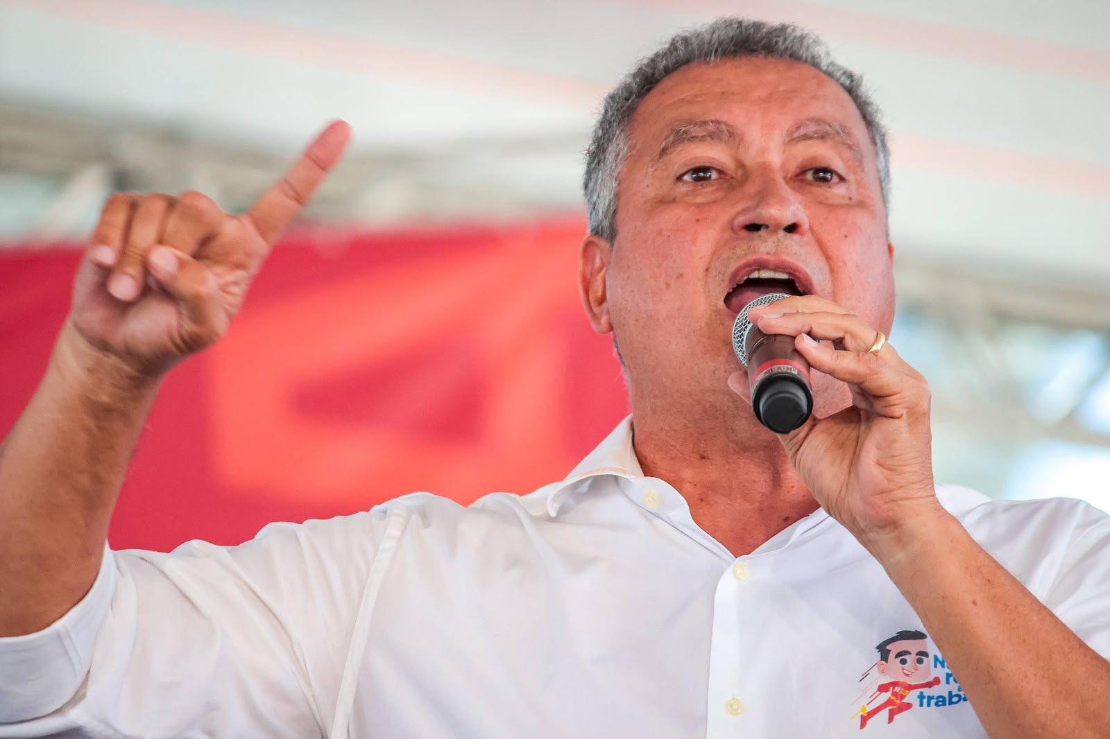 Rui acusa ACM Neto de esconder apoio a Bolsonaro e critica oposição na Bahia