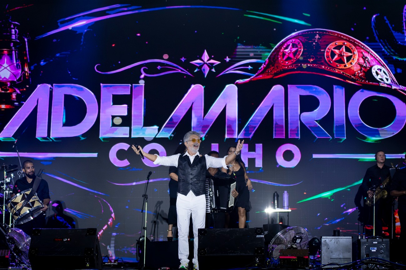 Adelmario Coelho encerra turnê no interior baiano e celebra mais de 50 shows em três meses