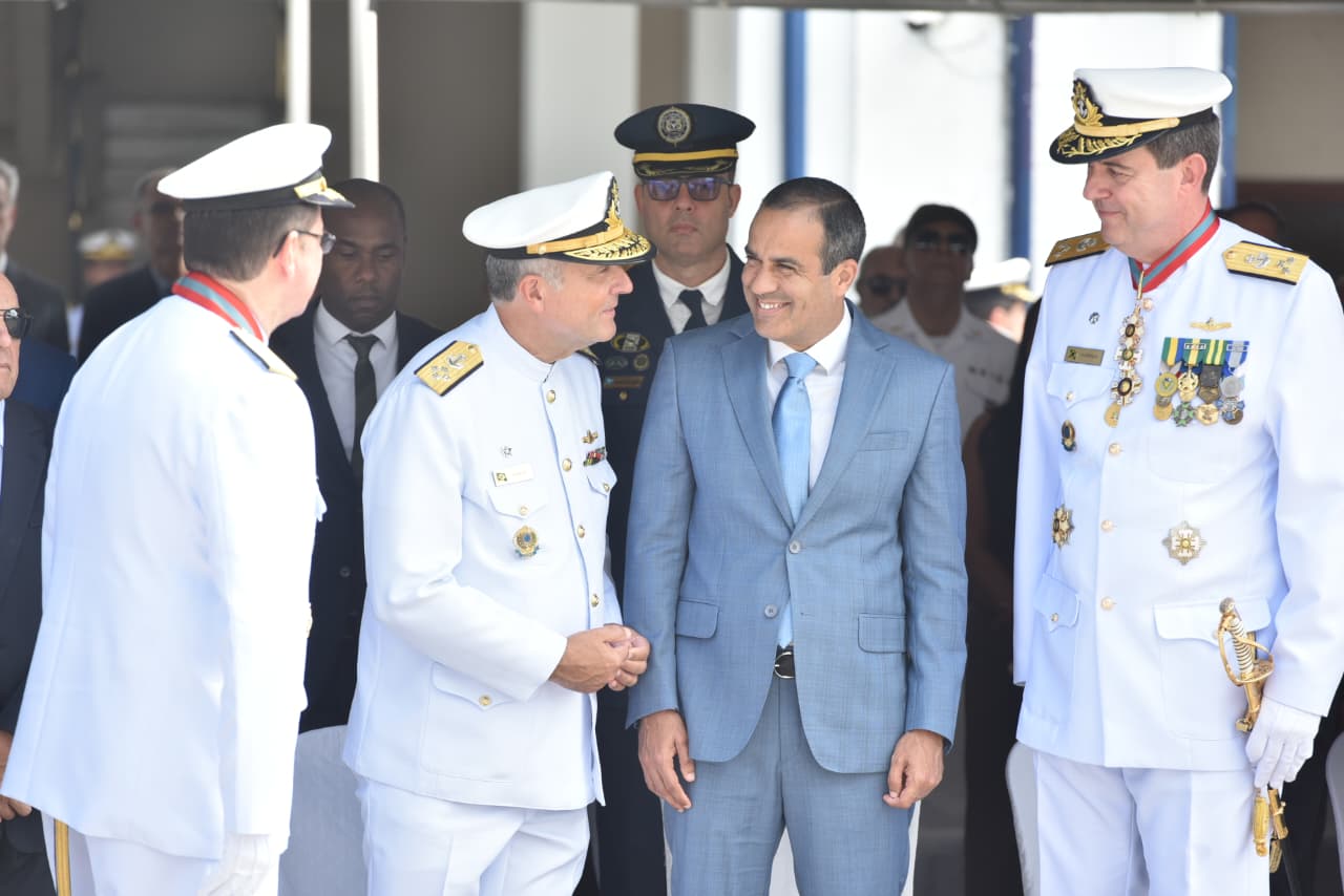 Bruno Reis participa de transmissão de comando do 2º Distrito Naval