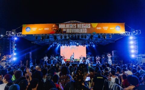 Imagem do post Circuito Mulheres Negras em Movimento reúne público na Praça Maria Felipa com shows de Melly, Zezé Motta e Mariene de Castro