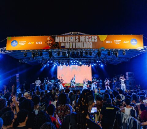 Imagem do post Circuito Mulheres Negras em Movimento reúne público na Praça Maria Felipa com shows de Melly, Zezé Motta e Mariene de Castro