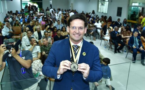 Imagem do post João Roma é homenageado com Medalha 29 de Julho em Cruz das Almas