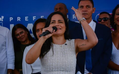 Imagem do post “É para dar mais dignidade às pessoas”, diz Débora Régis na entrega de praça em Lauro de Freitas