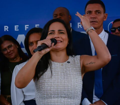 Imagem do post “É para dar mais dignidade às pessoas”, diz Débora Régis na entrega de praça em Lauro de Freitas