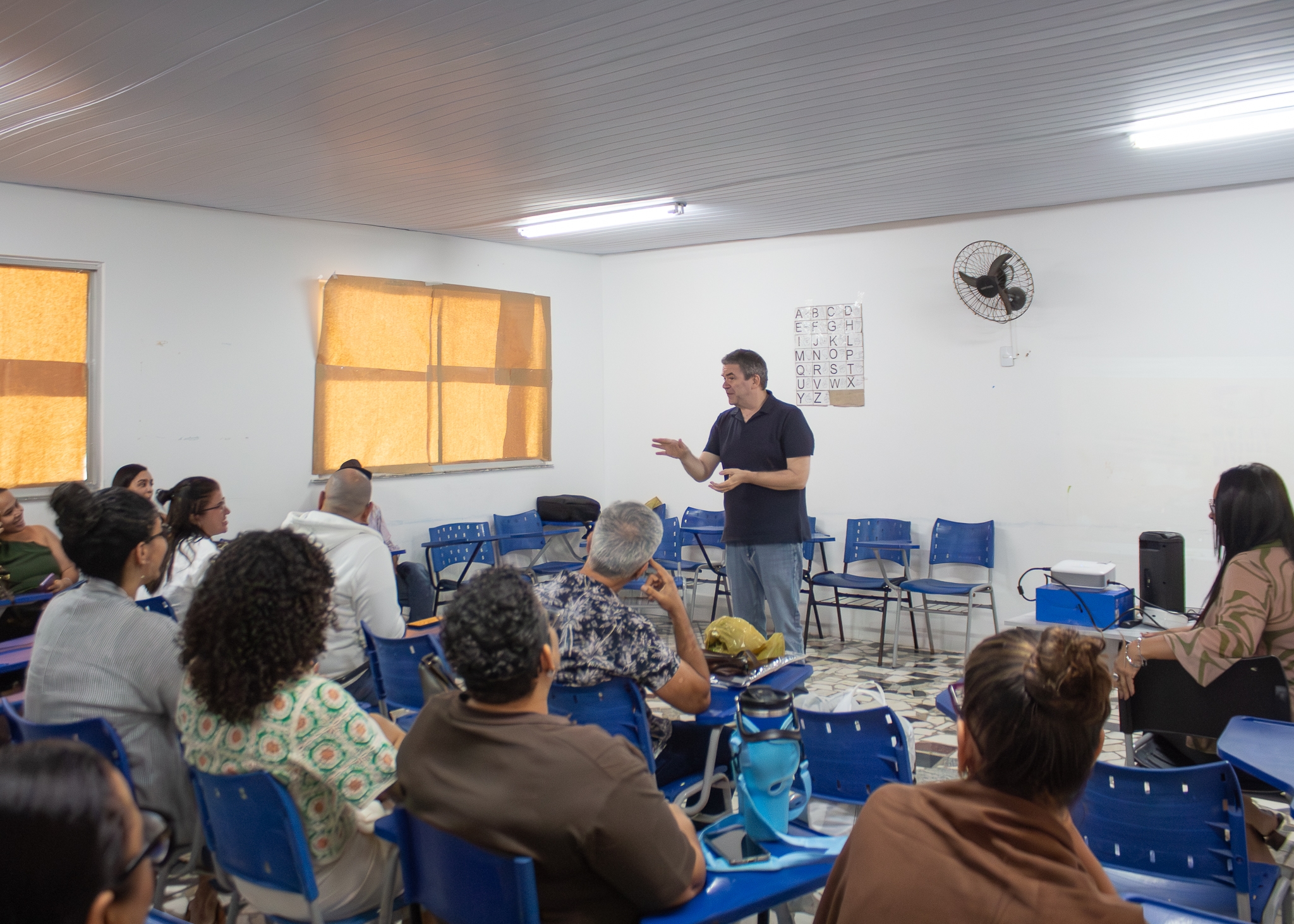 Professores de Lauro de Freitas participam de formação sobre educação antirracista