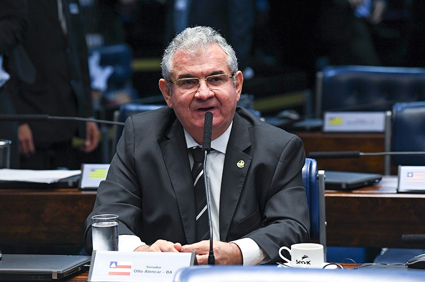 Angelo Coronel ironiza promessa de mudança: “Só engana besta”