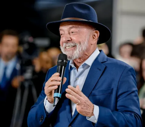 Imagem do post Lula reage após avanço do fim da escala 6×1 no Senado