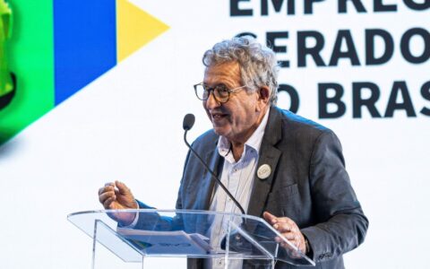Imagem do post Luiz Caetano celebra marca de 100 mil veículos produzidos pela BYD em Camaçari