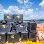Prefeitura distribui kits de proteção e suporte para pescadores artesanais em Camaçari