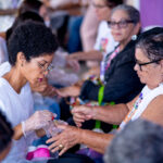 Qualifica Mulher: alunas de Manicure e Pedicure realizam ação social com idosos no Conviver
