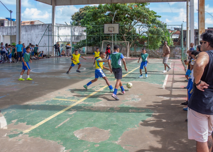 Torneio de futsal reúne estudantes de escolas municipais de Lauro de Freitas