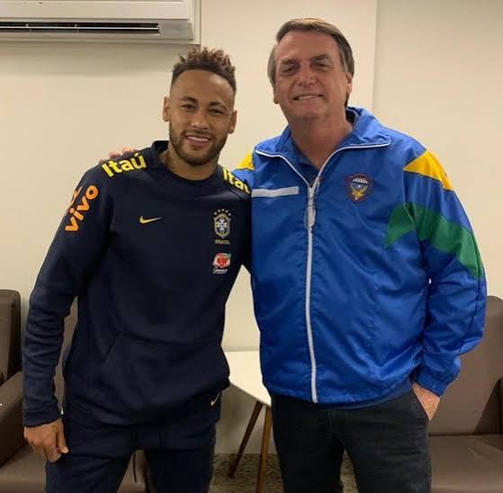 “Neymarfobia”? Eduardo Bolsonaro reage à Globo e compara Neymar ao pai após queda do Brasil na Copa