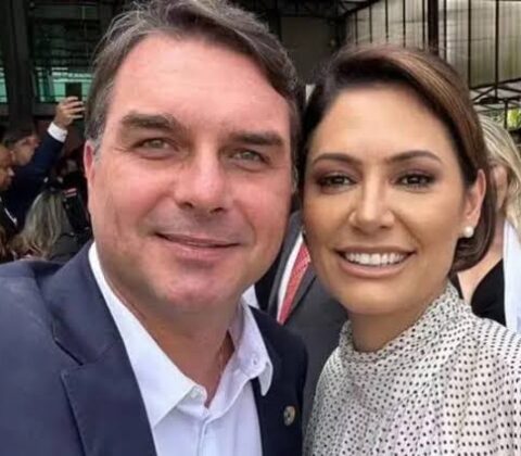 Imagem do post Após crise, Flávio Bolsonaro diz que espera Michelle “vestindo a camisa” da campanha
