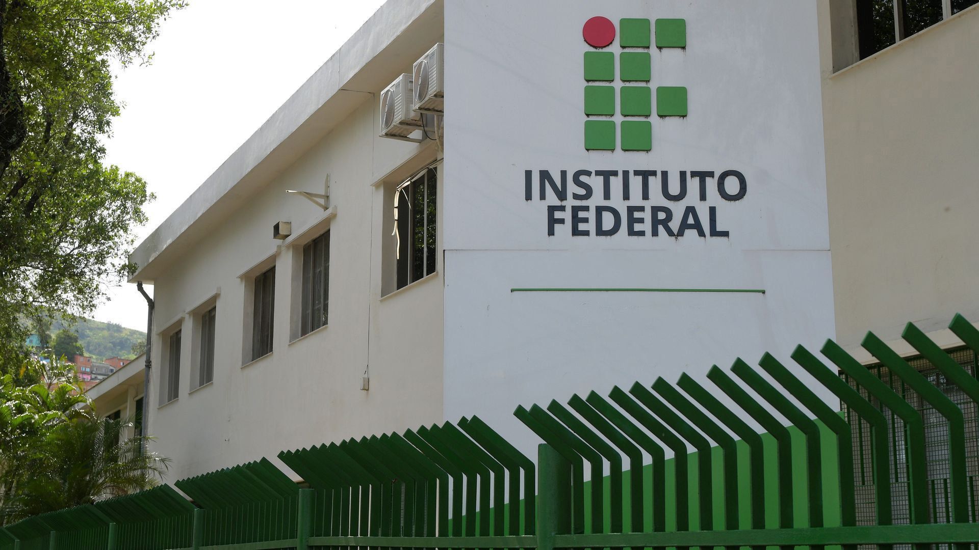 Instituto Federal abre concurso com 43 vagas e salários de até R$ 14,9 mil