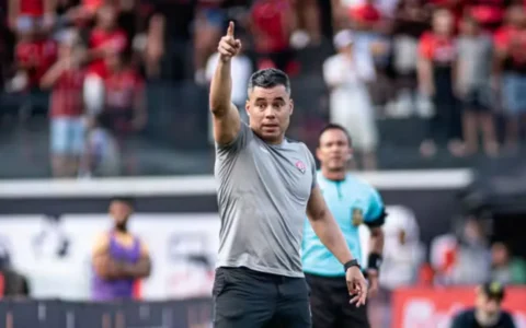 Imagem do post Vitória recusou amistoso contra time da Série A durante pausa, revela Jair Ventura