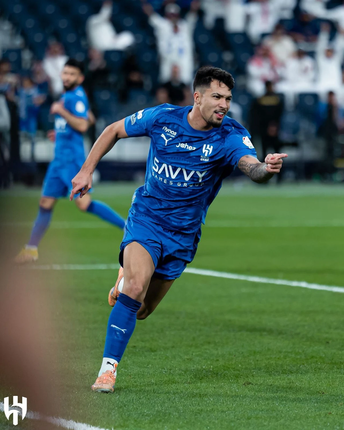 Clube europeu fecha acordo para contratar atacante baiano por R$ 146 milhões