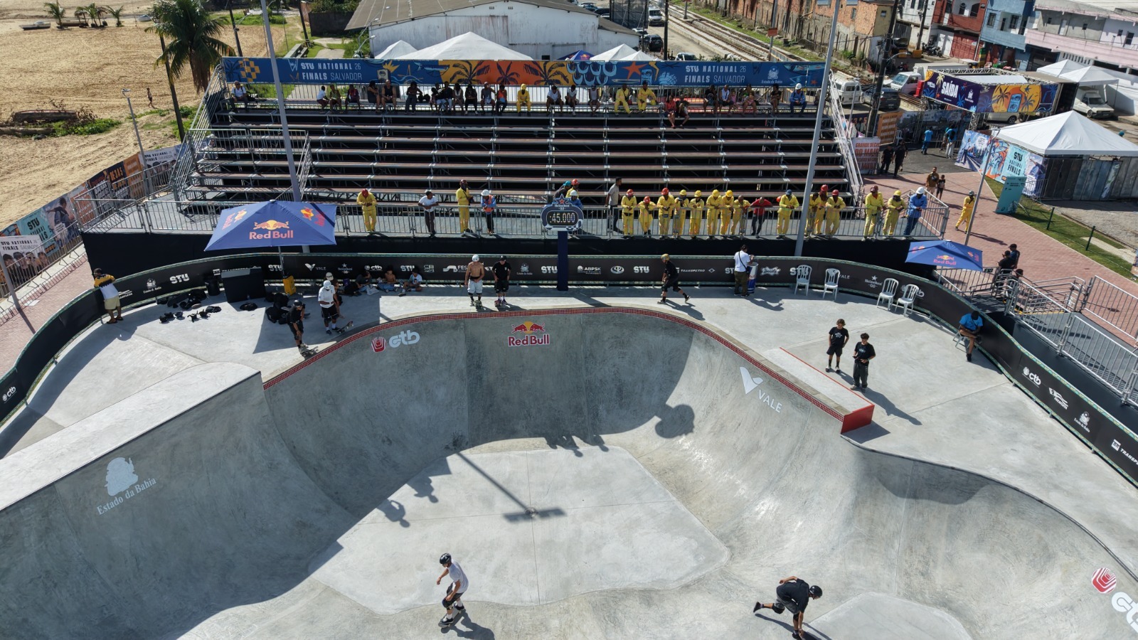 Inédito: Subúrbio de Salvador ganha pista de skate com selo internacional