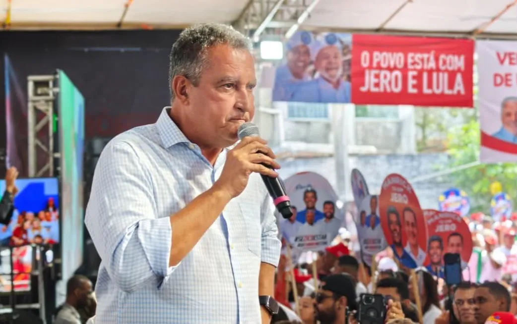 Rui Costa acusa família Bolsonaro de “traição ao país” após tarifa dos EUA sobre produtos brasileiros