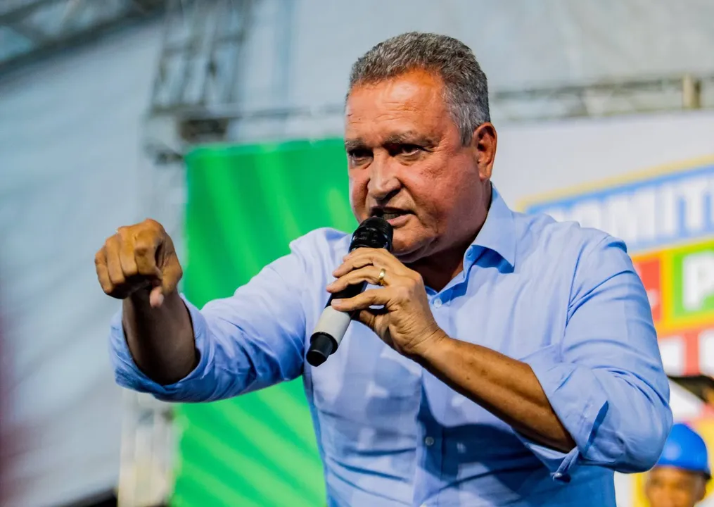 Rui Costa pede voto em aliados ao Senado e diz que Lula precisa de base para governar
