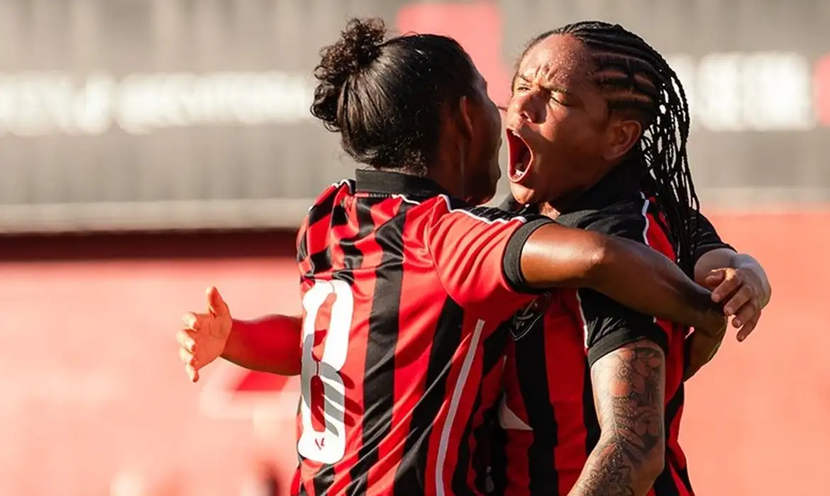 Imagem do post Vitória vence o Botafogo, deixa a lanterna e ganha fôlego na luta contra o rebaixamento