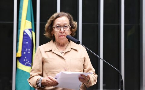 Imagem do post Lídice da Mata rebate críticas da oposição após crescimento da Bahia no Ideb