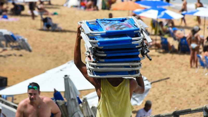 MP-BA convoca audiência para discutir atuação de barraqueiros nas praias de Salvador