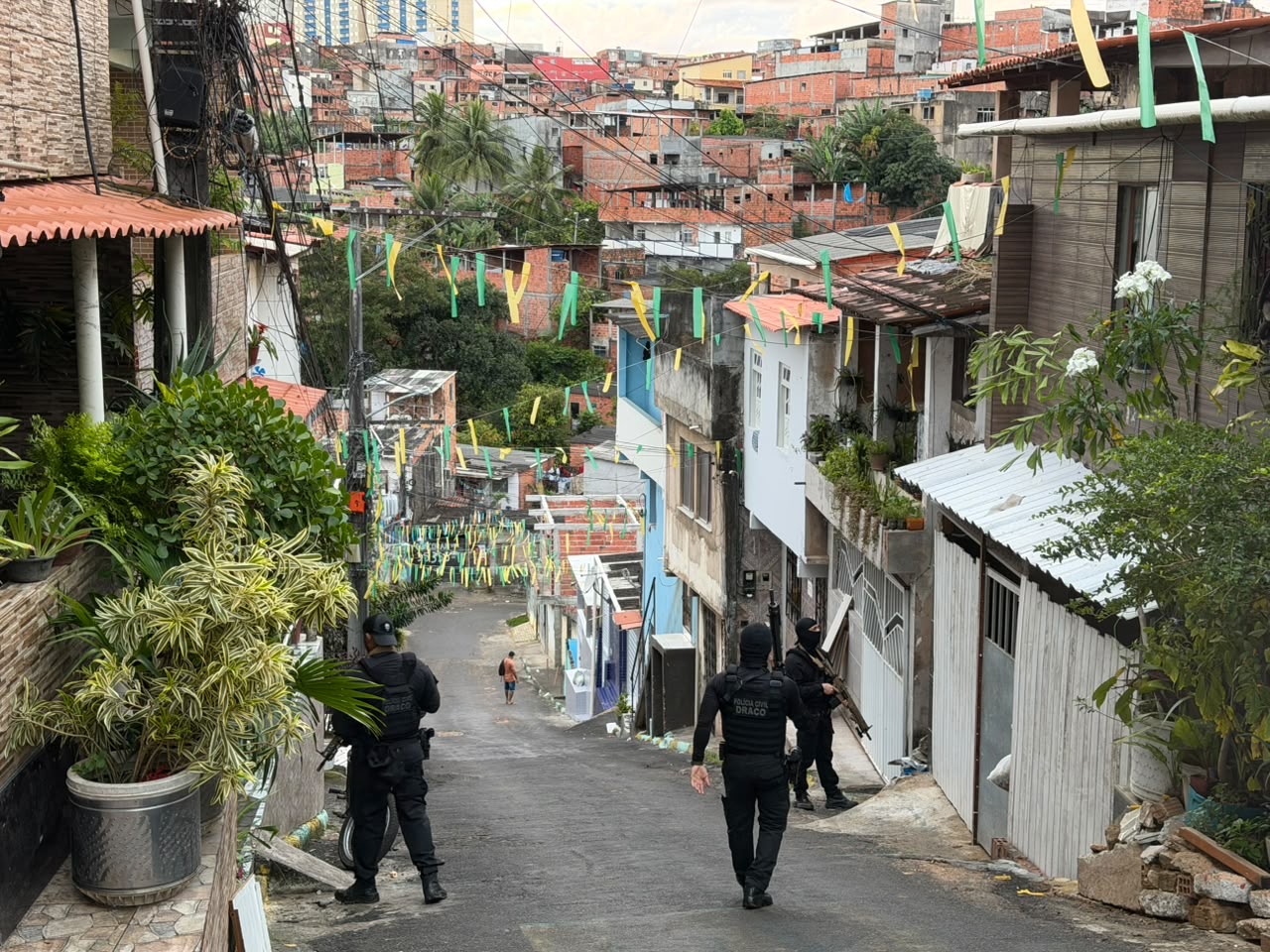 BDM na mira: Operação bloqueia R$ 49 milhões de facção e prende 12 investigados