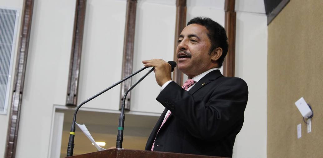 Roberto Carlos defende mais autonomia para mulheres no parto