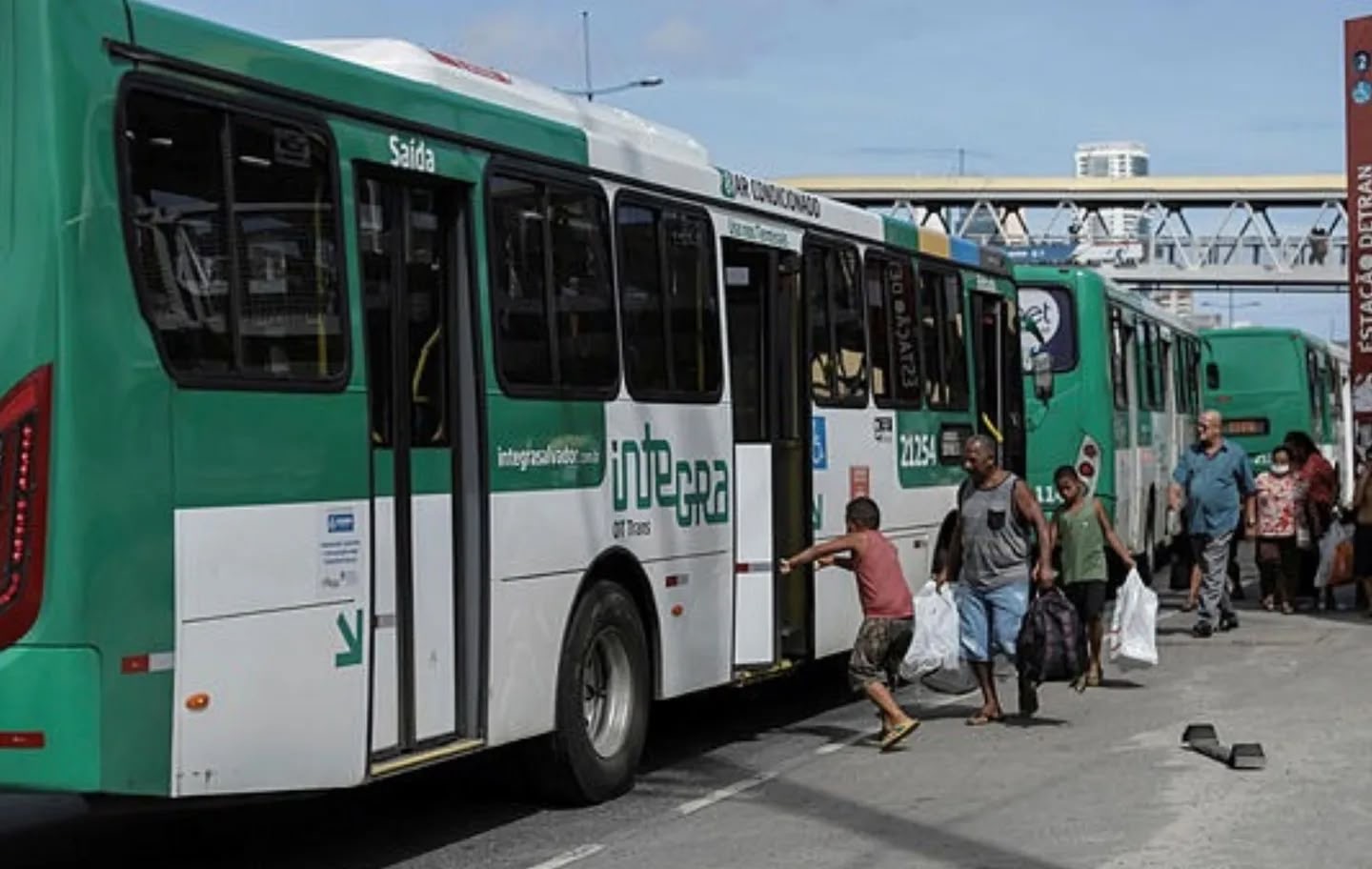 Polícias Civil e Militar reduzem em 78% os roubos a ônibus no mês de julho em SSA e na RMS