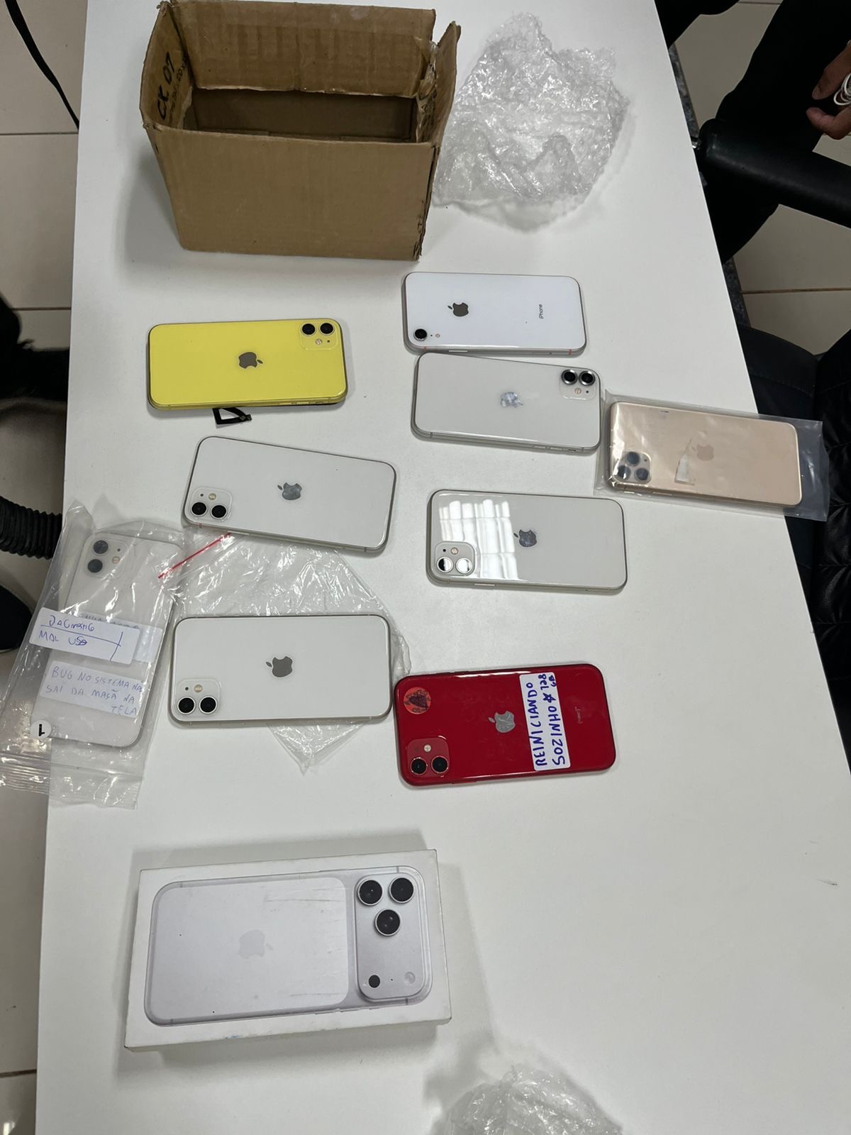 Operação identifica movimentação de R$ 407 mil e apreende celulares em lojas de Salvador