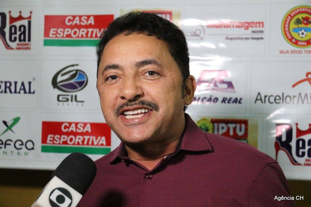 Roberto Carlos propoe lei de apoio a mães na Bahia