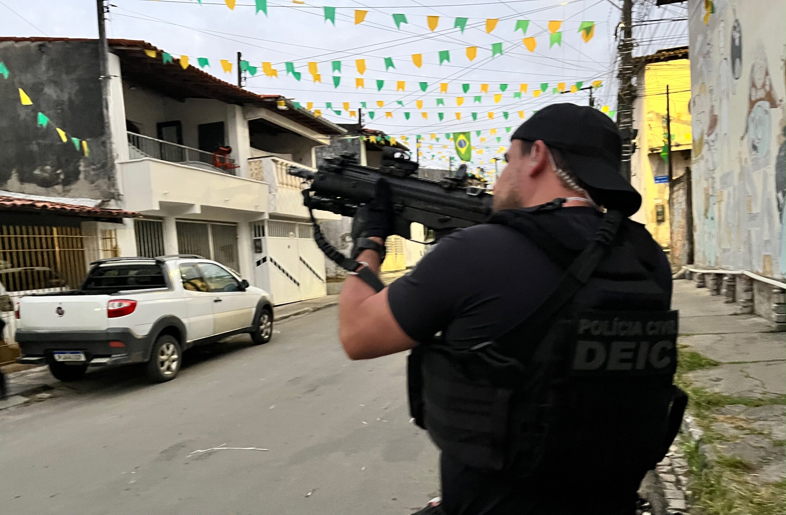 Operação Nexus prende seis integrantes de grupo que vendia armas e drogas por delivery