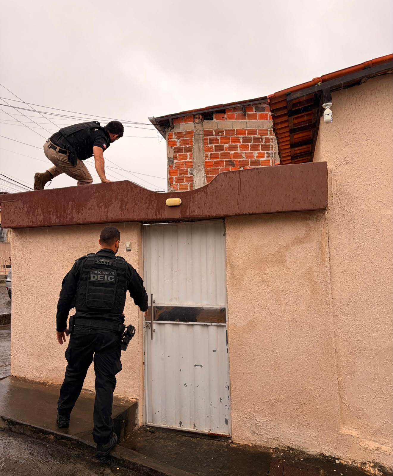 Operação prende cinco investigados por tráfico de drogas em Jequié