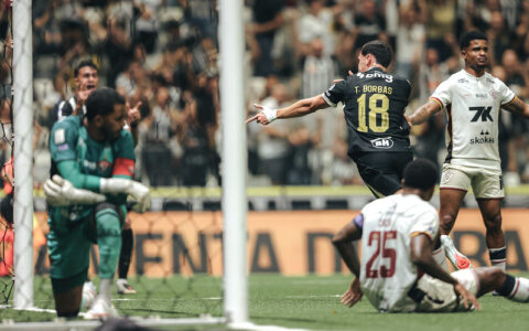 Imagem do post Vitória perde para o Atlético-MG, amplia jejum fora de casa e liga alerta no Brasileirão