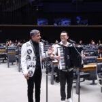 Del Feliz leva o forró ao Congresso Nacional em celebração da amizade entre Brasil e China
