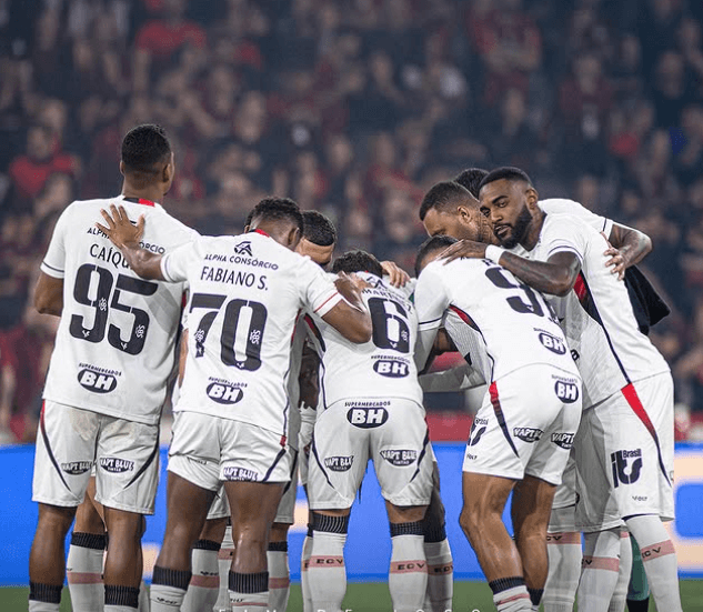 Nova expulsão marca derrota do Vitória para o Athletico-PR na Copa do Brasil