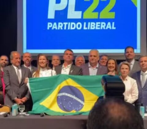 Imagem do post Flávio Bolsonaro anuncia Alfredo Gaspar como vice em chapa à Presidência