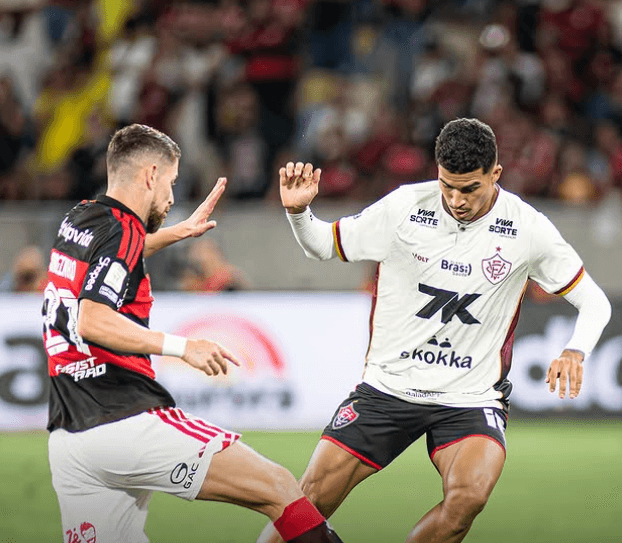 Vitória perde para o Flamengo e segue sem vencer fora de casa no Brasileirão