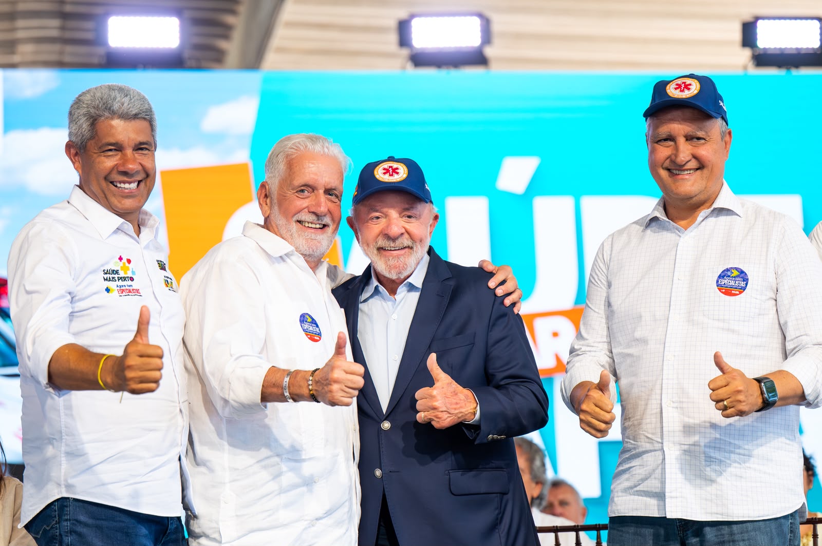 Wagner questiona estratégia de palanque da oposição e cita diferenças sobre Lula