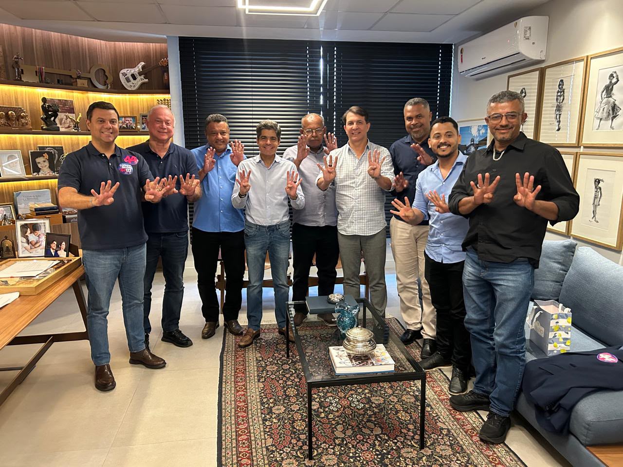 ACM Neto recebe apoio de ex-prefeitos de Mansidão que votaram em Jerônimo